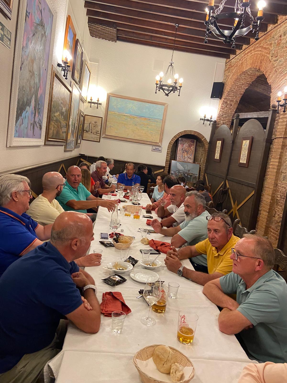 Cena de la tripulación en el restaurante El Choco de Ayamonte
