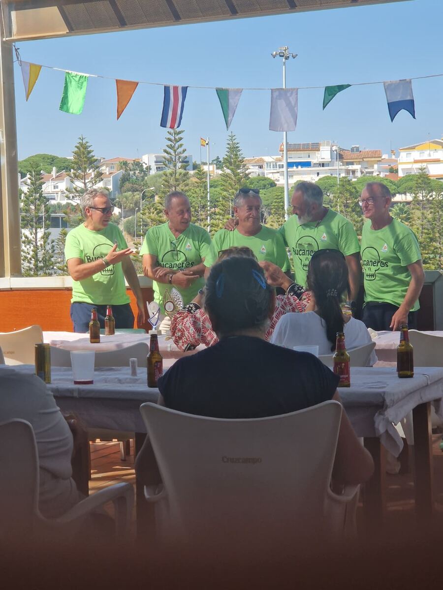 Entrega de premios y convivencia de socios de la III Bucanera en la sede de ADEMAR