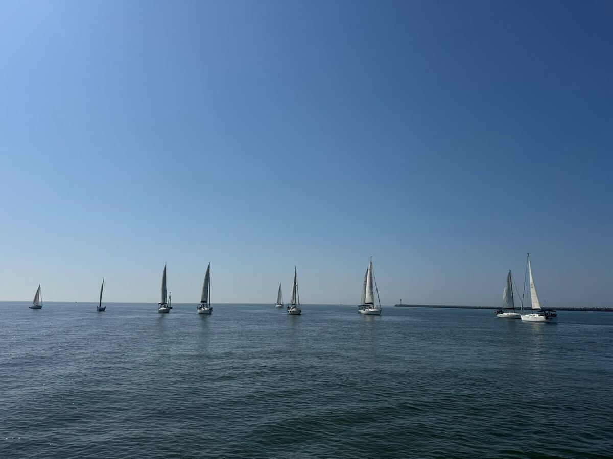 La flota de la III Bucanera de ADEMAR en la salida en aguas de Mazagón
